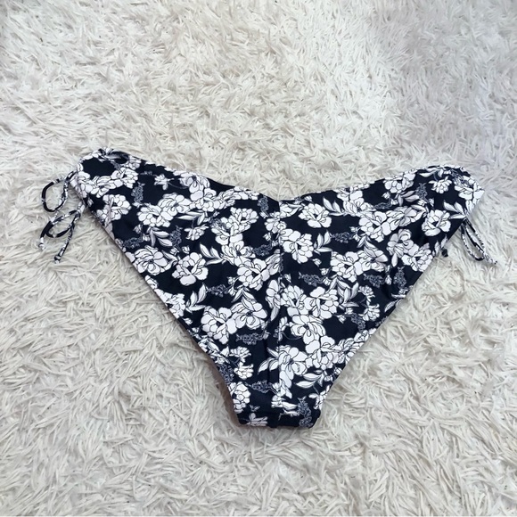 J Crew Hipster Curved Waist Cheeky Bikini Bottom Magnolia‎ Floral Navy Blue 3X - Picture 3 of 8